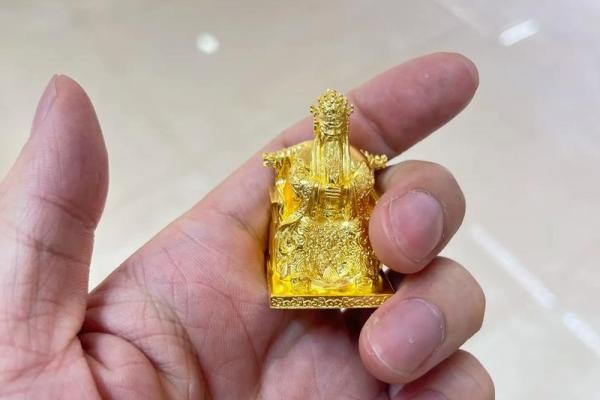 财神爷龙五爷  身上带龙的财神爷像