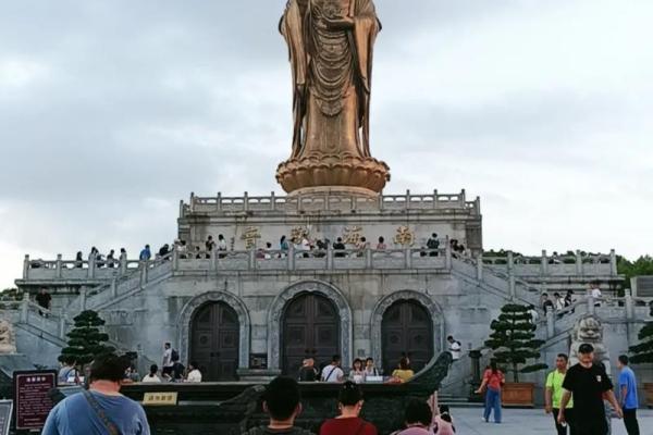 拜观音菩萨几点去最好
